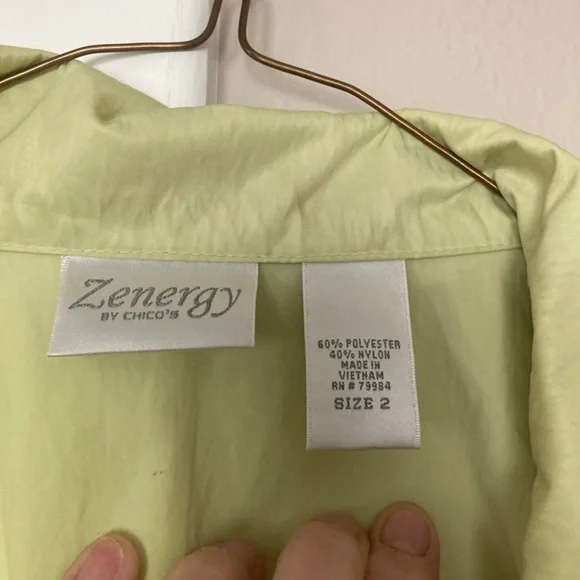 Women's Light lime green windbreaker - Picture 5 of 6